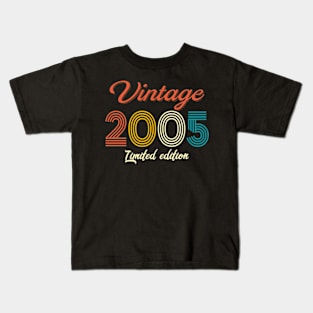 Vintage 2005 Limited Edition 17th Birthday 17 Year Old Gift Kids T-Shirt